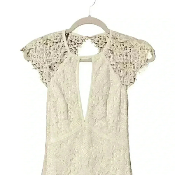 Lulus Lace Maxi Dress XS Ivory Flutter Sleeve NWT Boho Vintage Formal Elegant - Picture 3 of 7